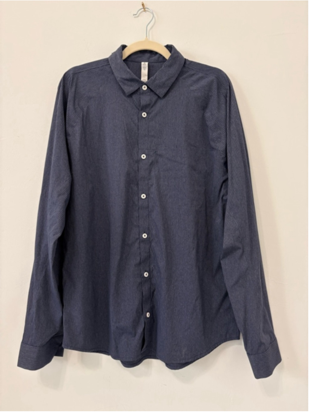 Lululemon Bonded Voyage LS Button Down Shirt Sz L Heathered Deep Navy EUC - Picture 2 of 7